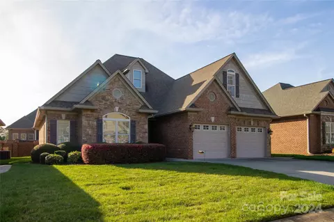 111 Independence Ct, Kings Mountain, NC 28086