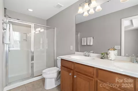 Bath - 926 Lyndley Dr, Fort Mill, SC 29708 photo 5 of 6