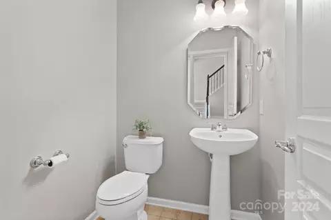 Bath - 926 Lyndley Dr, Fort Mill, SC 29708 photo 1 of 6