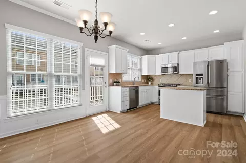 Kitchen - 926 Lyndley Dr, Fort Mill, SC 29708 photo 1 of 6