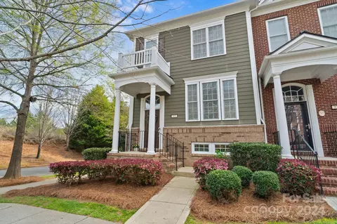Exterior - 926 Lyndley Dr, Fort Mill, SC 29708 photo 3 of 7