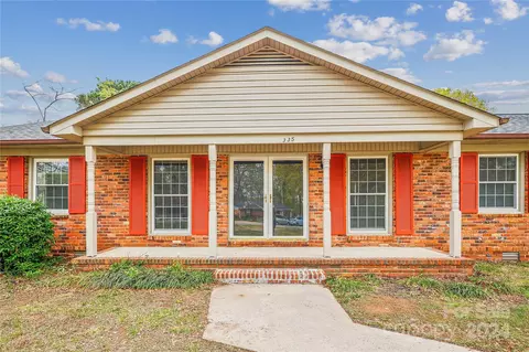 335 Pine Valley Rd, Salisbury, NC 28147