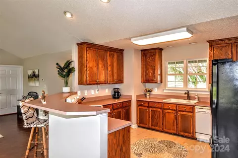Kitchen - 5713 Griffith Rd, Monroe, NC 28112 photo 3 of 6