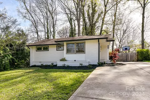 4517 Murrayhill Rd, Charlotte, NC 28209
