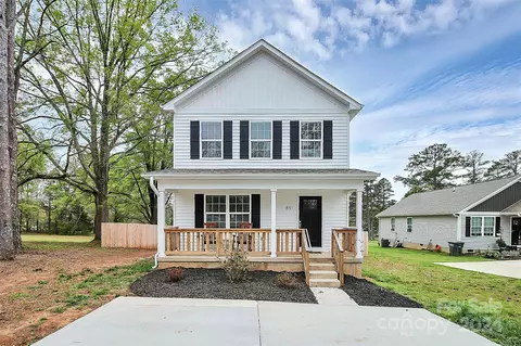 851 Linden Dr, Chester, SC 29706
