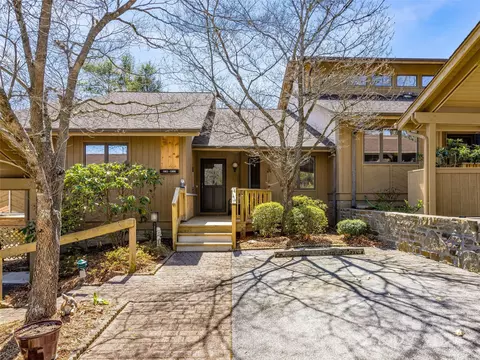 1102 Red Oak Dr, Hendersonville, NC 28791