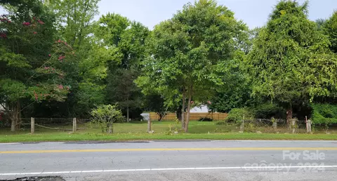 799 S Grove St, Hendersonville, NC 28792