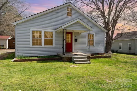 100 Bingham St, Mocksville, NC 27028