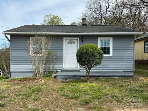 454 N Tradd St, Statesville, NC 28677