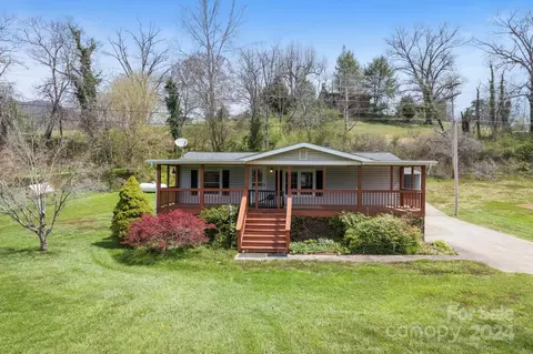 Exterior - 858 Hyder Mountain Rd, Clyde, NC 28721 photo 2 of 8