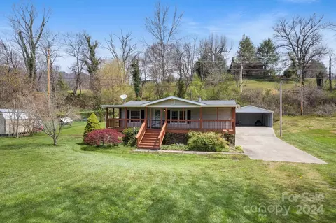 858 Hyder Mountain Rd, Clyde, NC 28721