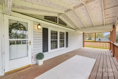 Exterior - 858 Hyder Mountain Rd, Clyde, NC 28721 photo 7 of 8