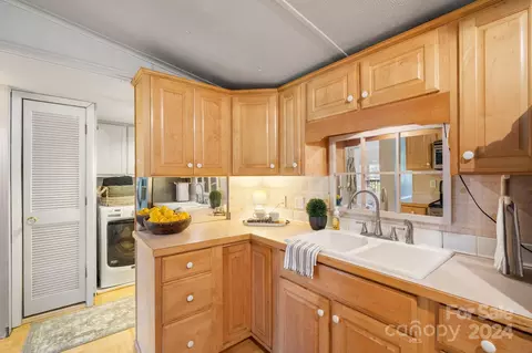 Kitchen - 858 Hyder Mountain Rd, Clyde, NC 28721 photo 2 of 3
