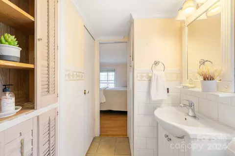 Bath - 858 Hyder Mountain Rd, Clyde, NC 28721 photo 1 of 3