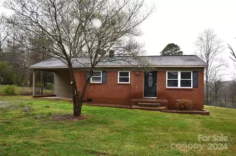 902 W Chestnut St, Stanley, NC 28164