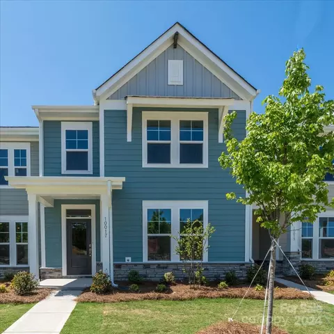 10017 Mamillion Dr, Huntersville, NC 28078