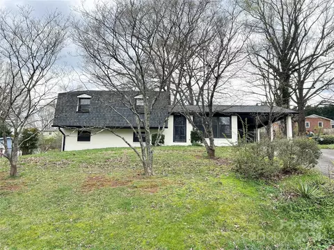 2571 Cedar Valley Dr, Conover, NC 28613