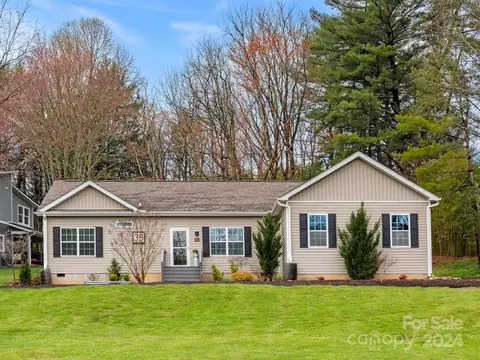 39 Edgewood S Rd S, Asheville, NC 28803