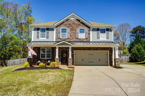 989 Autumn Glen Ct, Lake Wylie, SC 29710