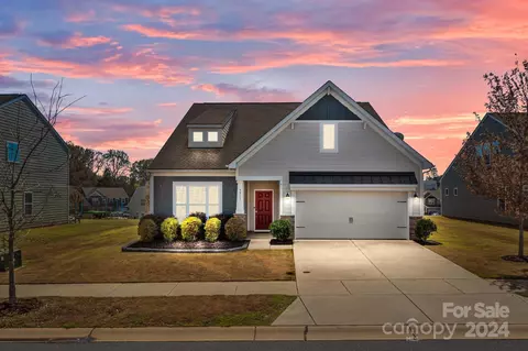 9911 Caledenia Dr, Huntersville, NC 28078