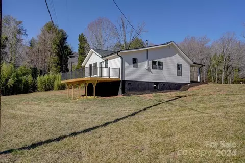 Exterior - 979 Howard Gap Rd, Tryon, NC 28782 photo 8 of 9
