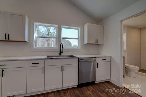 Kitchen - 979 Howard Gap Rd, Tryon, NC 28782 photo 1 of 2