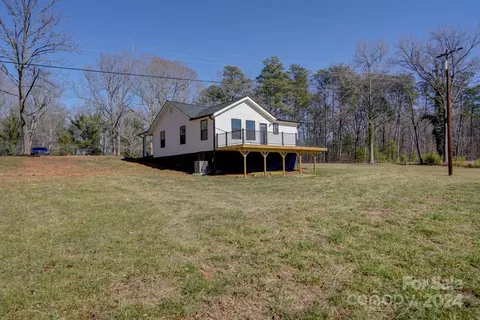 Exterior - 979 Howard Gap Rd, Tryon, NC 28782 photo 9 of 9