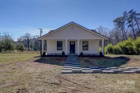 Exterior - 979 Howard Gap Rd, Tryon, NC 28782 photo 1 of 9