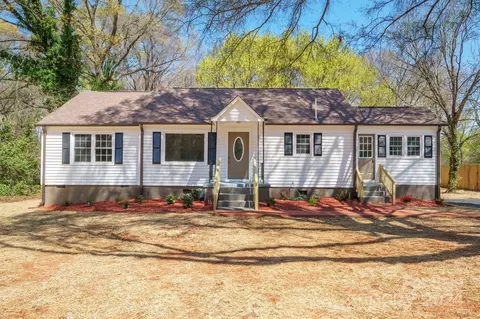 7110 Tuckaseegee Rd, Charlotte, NC 28214