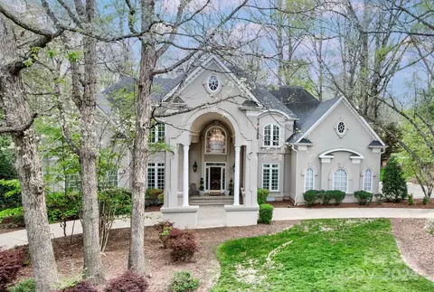 4945 Piper Glen Dr, Charlotte, NC 28277