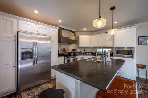 3274 Lake Dr, Morganton, NC 28655 photo 8