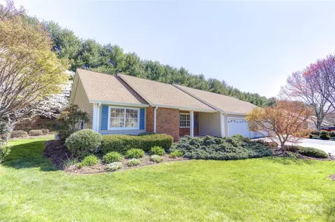 1112 Citation Cir, Hendersonville, NC 28739