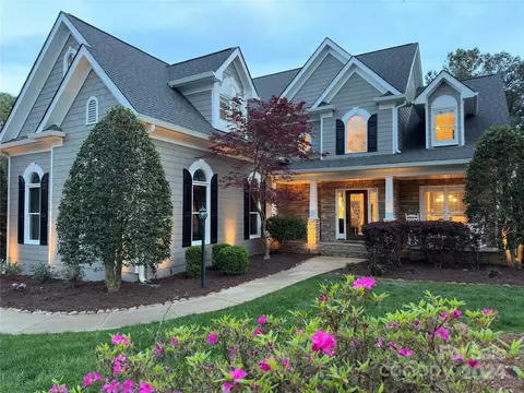 182 Old Post Rd, Mooresville, NC 28117