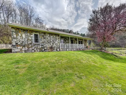 8016 Us 2570 Hwy, Marshall, NC 28753