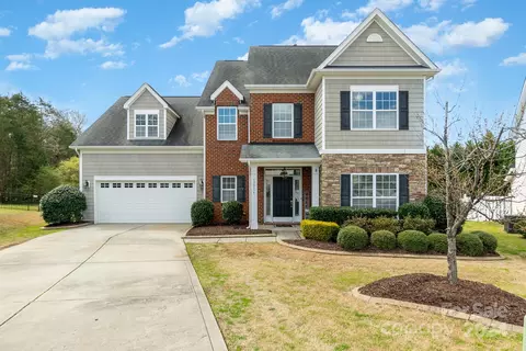 13916 Mill River Ln, Charlotte, NC 28273