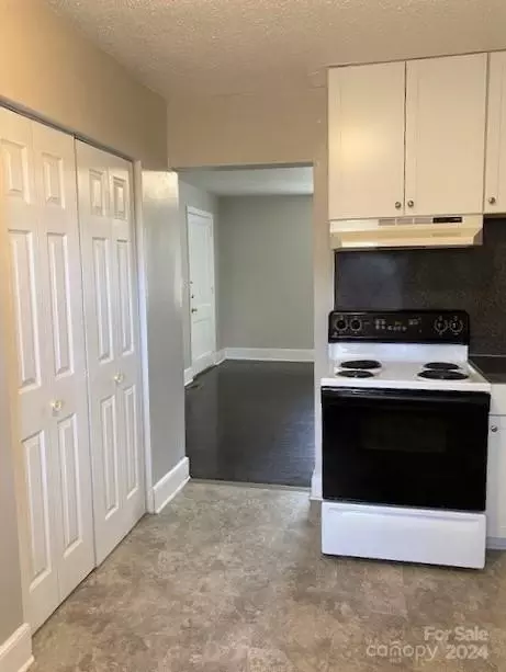 Kitchen - 520 3rd St, Cheraw, SC 29520 photo 1 of 5