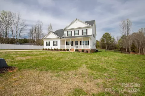 5039 Oxbow Run Ln, Clover, SC 29710