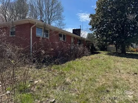 134 Christ School Rd, Arden, NC 28704