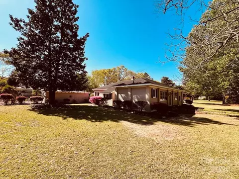 Exterior - 304 Chestnut St, Bethune, SC 29009 photo 10 of 11