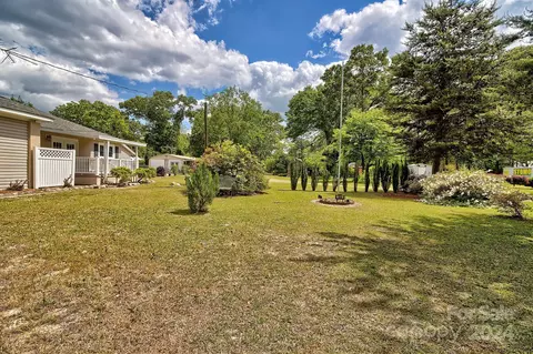 Exterior - 304 Chestnut St, Bethune, SC 29009 photo 11 of 11