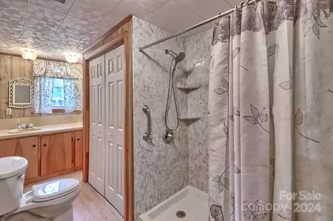 Bath - 304 Chestnut St, Bethune, SC 29009 photo 1 of 5