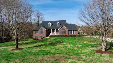 1517 Victorian Hills Cir, Conover, NC 28613