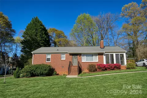 138 Point Cir, Belmont, NC 28012