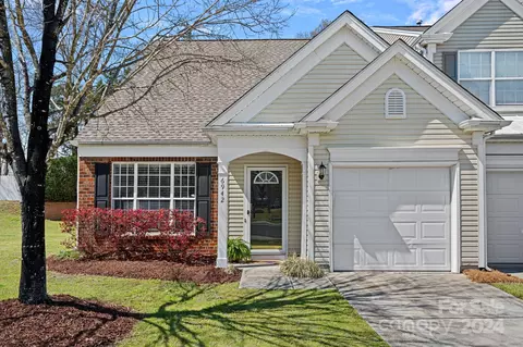 6942 Beverly Springs Dr, Charlotte, NC 28270