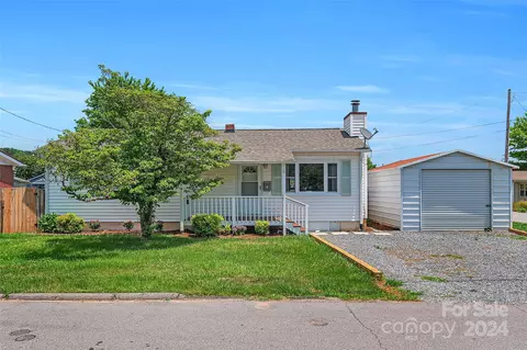 282 Rogers St, Waynesville, NC 28786