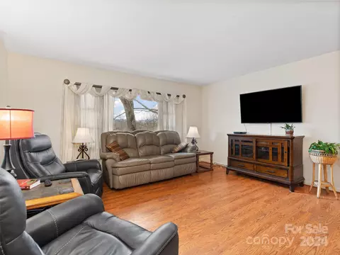 Living - 2599 Thickety Rd, Clyde, NC 28721 photo 3 of 9