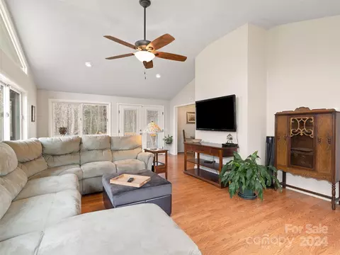 Living - 2599 Thickety Rd, Clyde, NC 28721 photo 4 of 9
