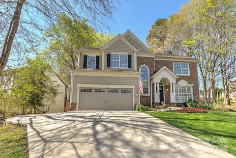 112 Creekside Dr, Fort Mill, SC 29715
