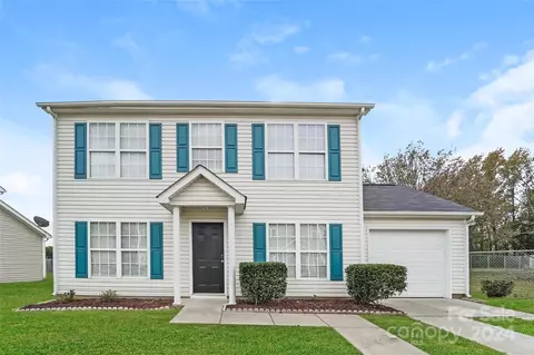 418 Centerfield Dr, Charlotte, NC 28214