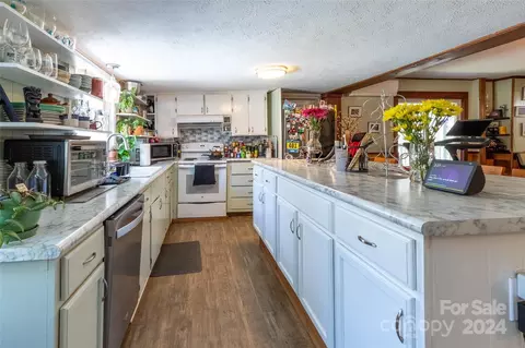 Kitchen - 240 Henry Rd, Sylva, NC 28779 photo 4 of 5